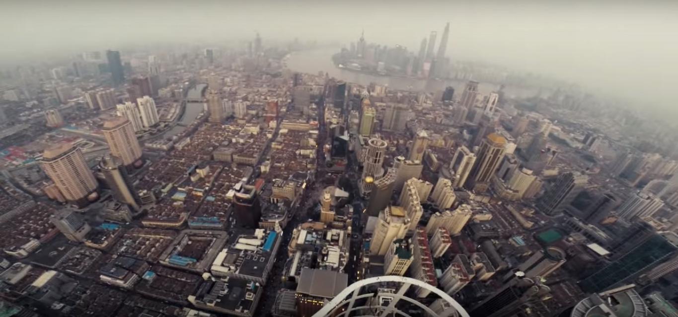 Bare Hands to the Top of This 1000+ Feets Building