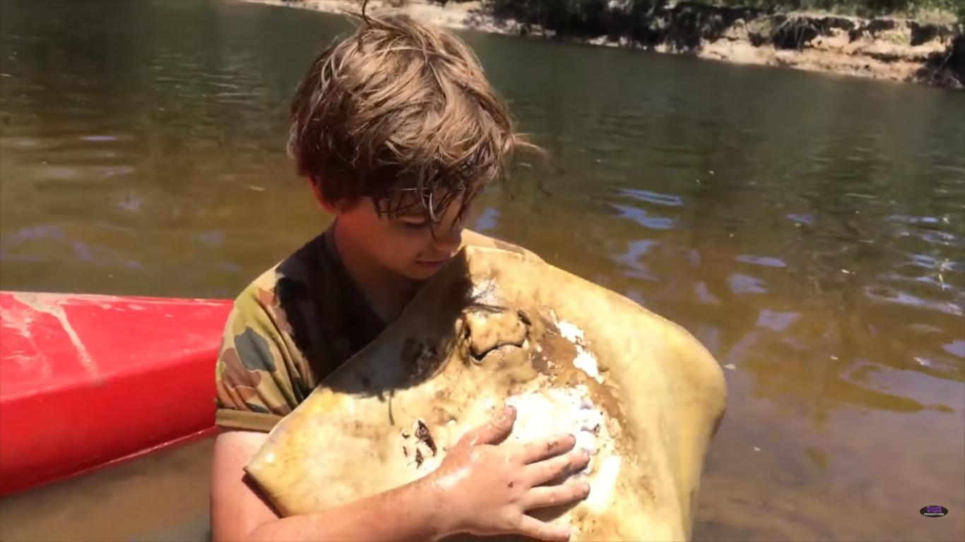 The Kid Randomly Helps a Stingray to Give Birth