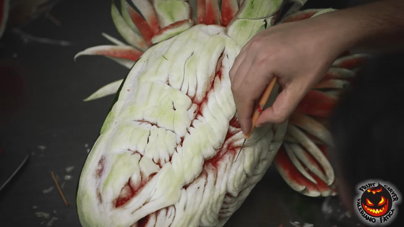 They Carve a Bunch of Watermelons into a Dragon