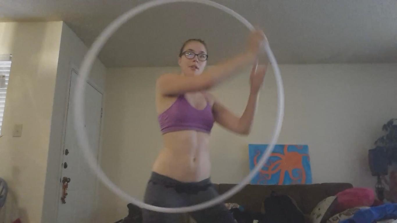 Watching This Girl Hooping on Some Music Is a Bit Hypnotizing